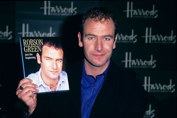 Robson pour la présentation de son livre à Harrods, Londres, le 1er Octobre 1997